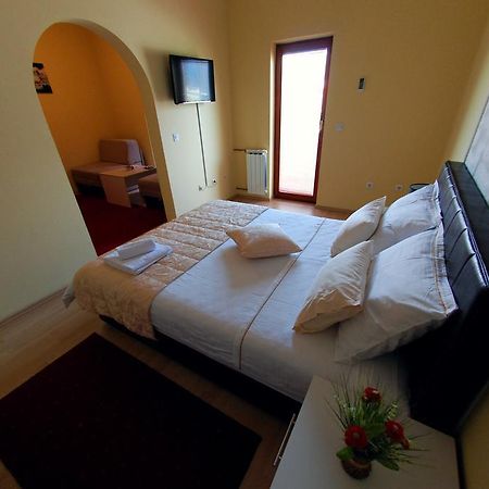 Hotel Arizona Sarajevo Lukavica Ngoại thất bức ảnh