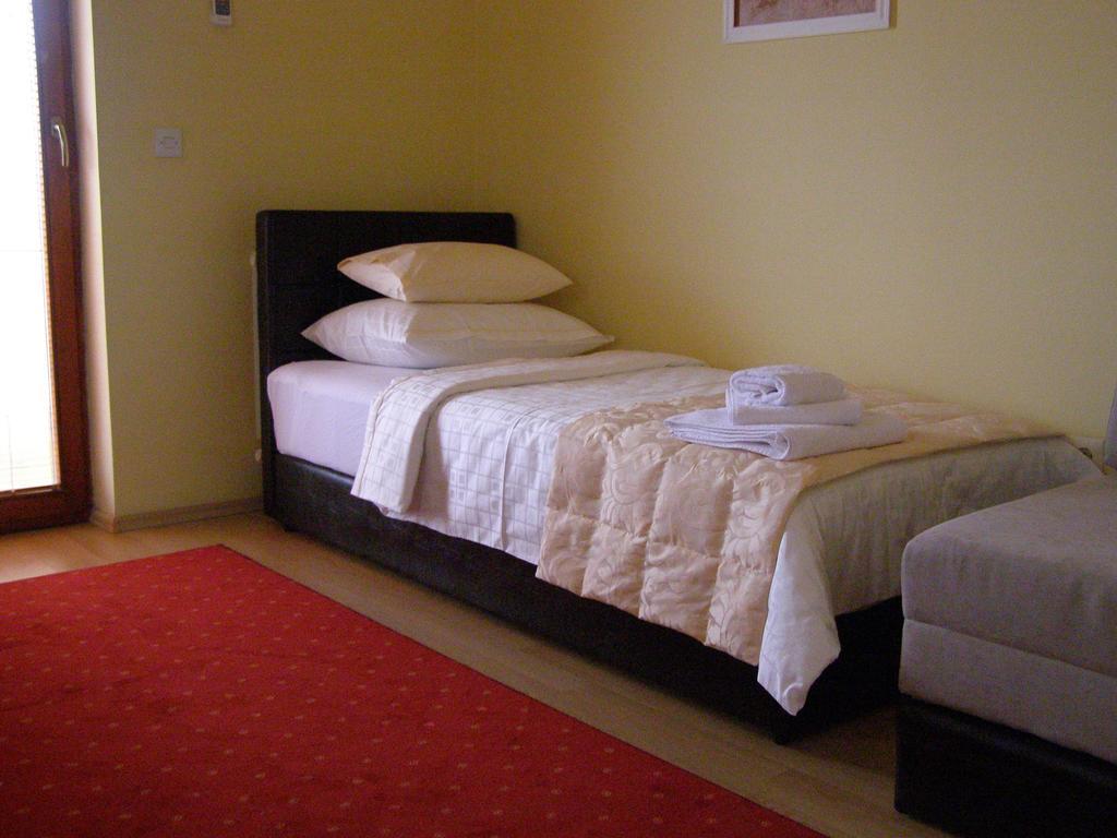 Hotel Arizona Sarajevo Lukavica Ngoại thất bức ảnh
