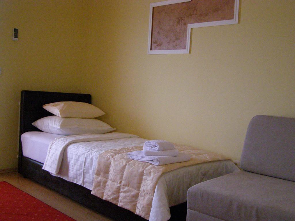 Hotel Arizona Sarajevo Lukavica Ngoại thất bức ảnh