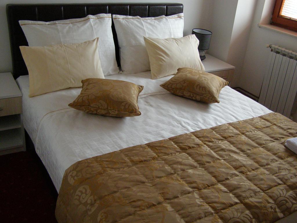 Hotel Arizona Sarajevo Lukavica Ngoại thất bức ảnh