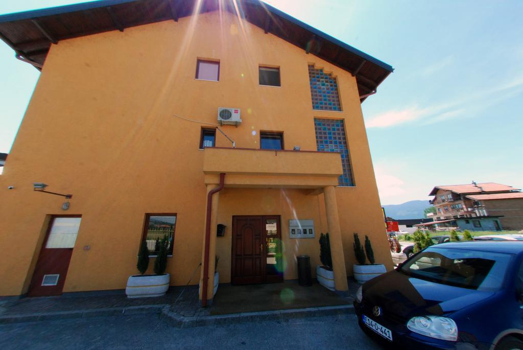 Hotel Arizona Sarajevo Lukavica Ngoại thất bức ảnh