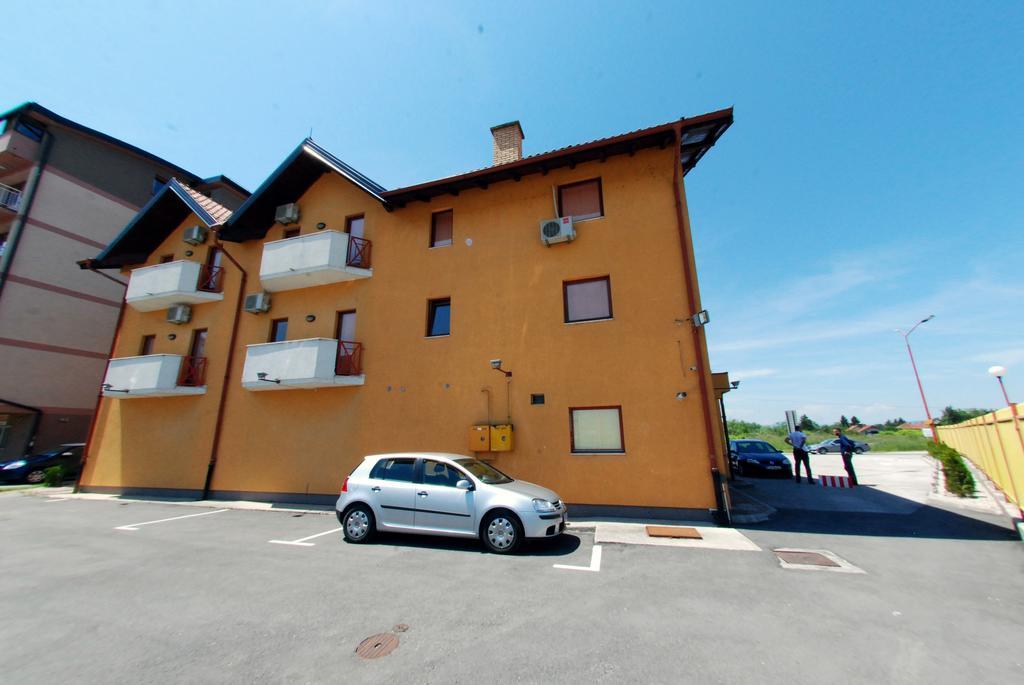 Hotel Arizona Sarajevo Lukavica Ngoại thất bức ảnh