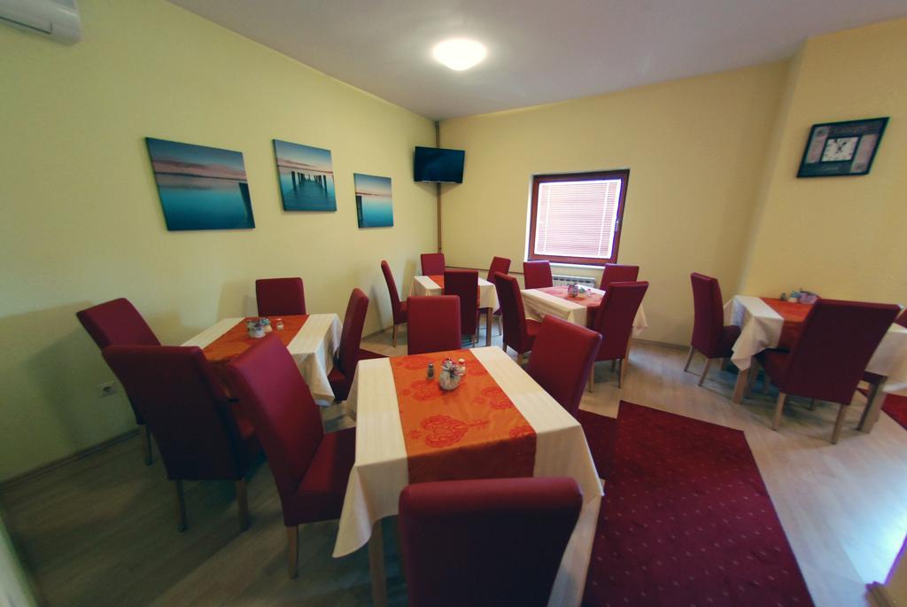 Hotel Arizona Sarajevo Lukavica Ngoại thất bức ảnh