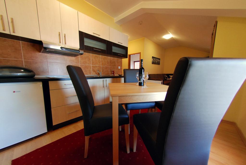 Hotel Arizona Sarajevo Lukavica Ngoại thất bức ảnh