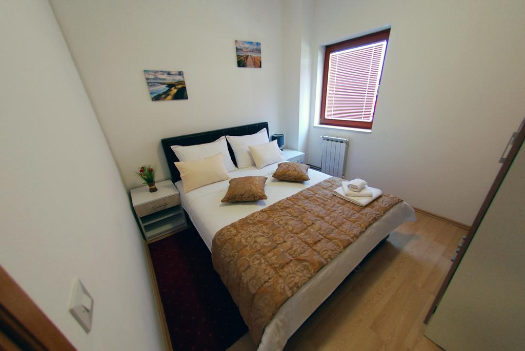 Hotel Arizona Sarajevo Lukavica Ngoại thất bức ảnh