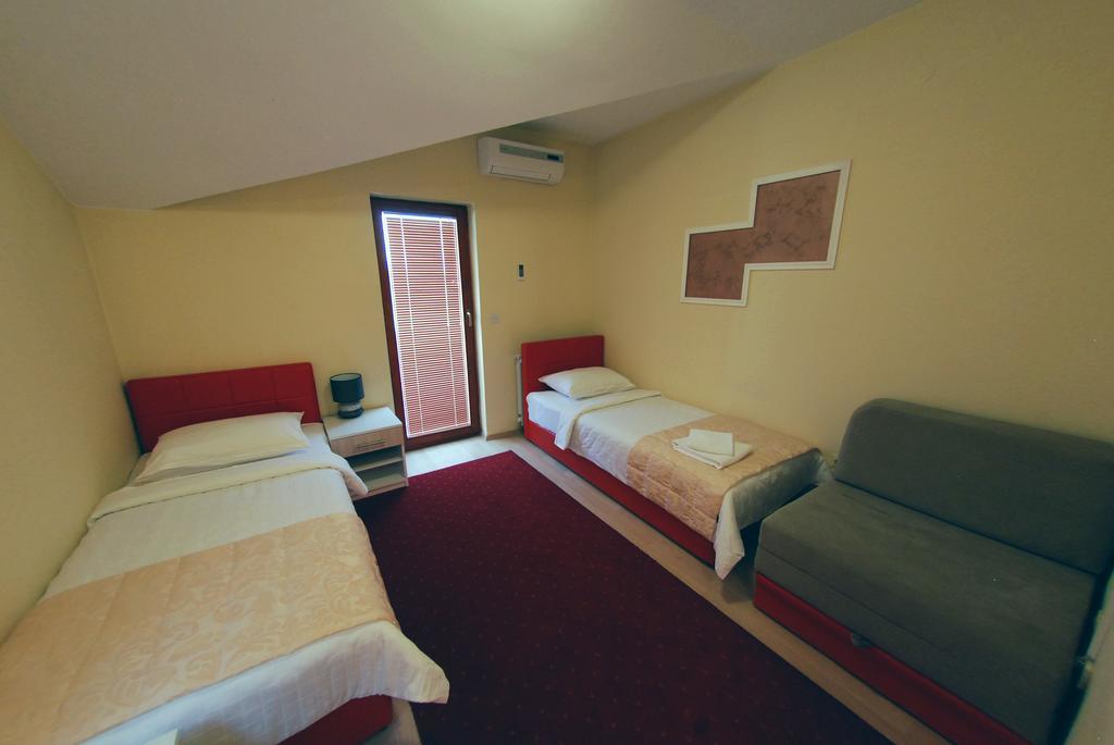 Hotel Arizona Sarajevo Lukavica Ngoại thất bức ảnh