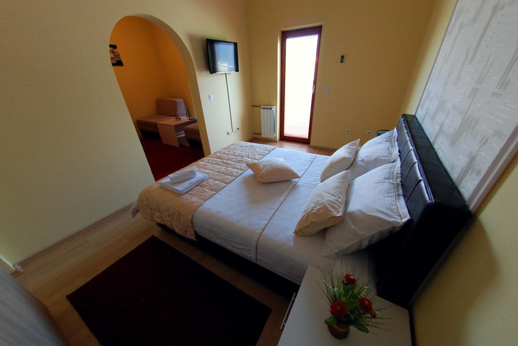 Hotel Arizona Sarajevo Lukavica Ngoại thất bức ảnh