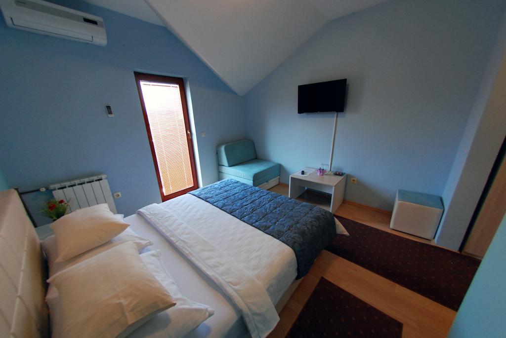 Hotel Arizona Sarajevo Lukavica Ngoại thất bức ảnh