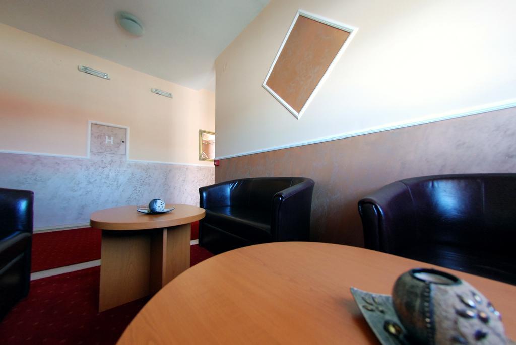 Hotel Arizona Sarajevo Lukavica Ngoại thất bức ảnh