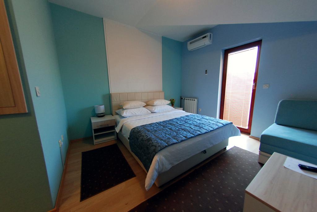 Hotel Arizona Sarajevo Lukavica Ngoại thất bức ảnh