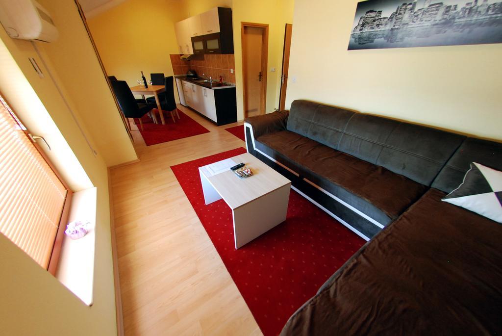 Hotel Arizona Sarajevo Lukavica Ngoại thất bức ảnh