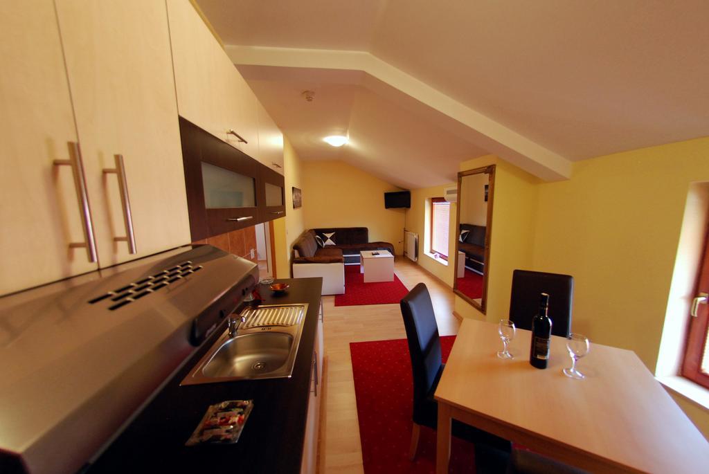 Hotel Arizona Sarajevo Lukavica Ngoại thất bức ảnh