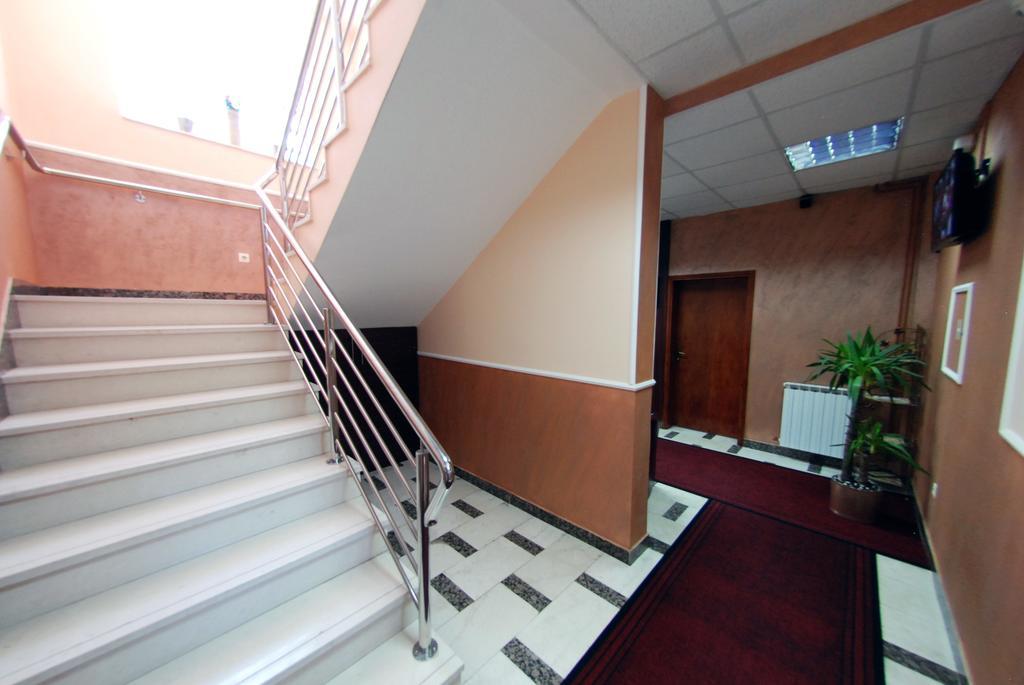 Hotel Arizona Sarajevo Lukavica Ngoại thất bức ảnh