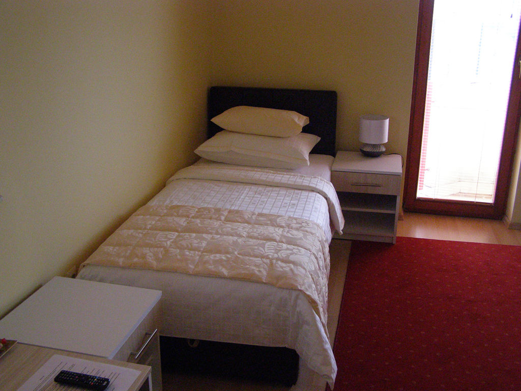 Hotel Arizona Sarajevo Lukavica Ngoại thất bức ảnh